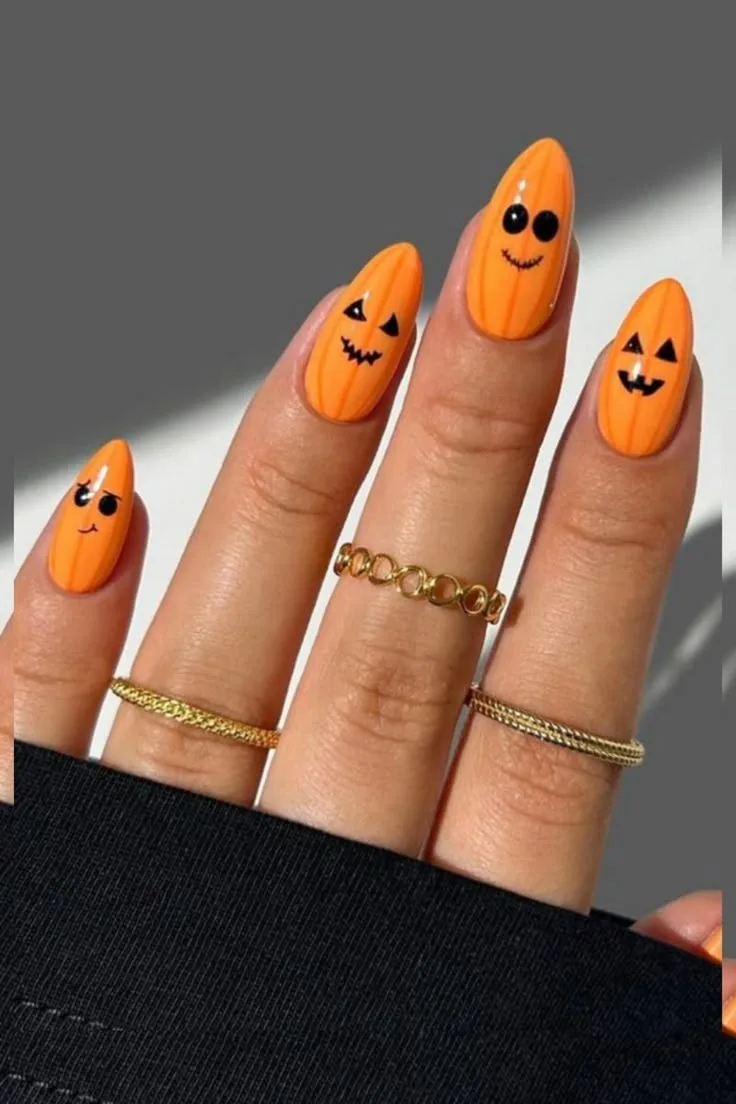 Quick and Festive: 50+ Simple Easy Halloween Nails You’ll Love 1