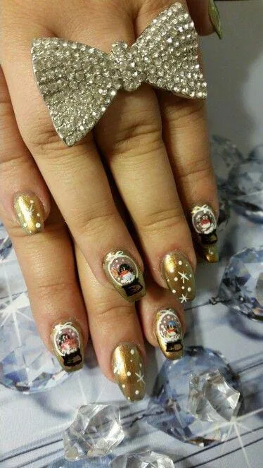snow globe nails 014 727df4df48
