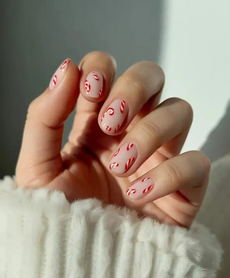 subtle christmas nails 006 6453edc292