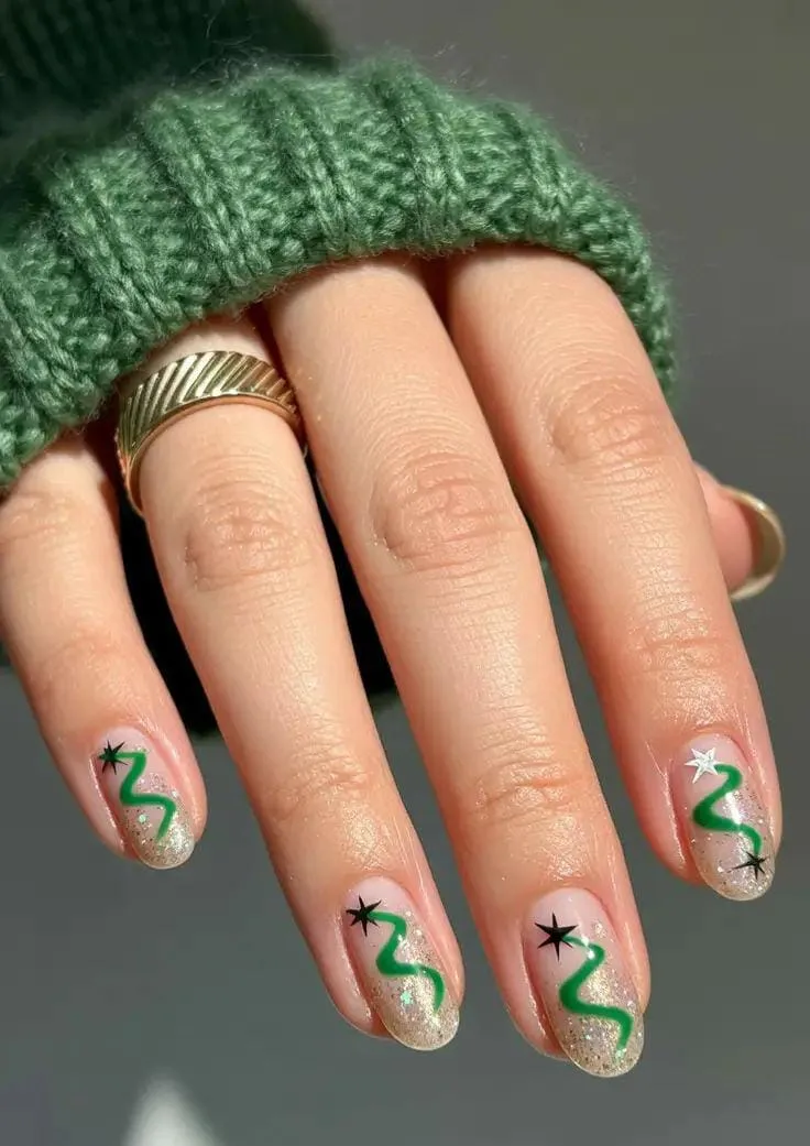 subtle christmas nails 011 da769514a5