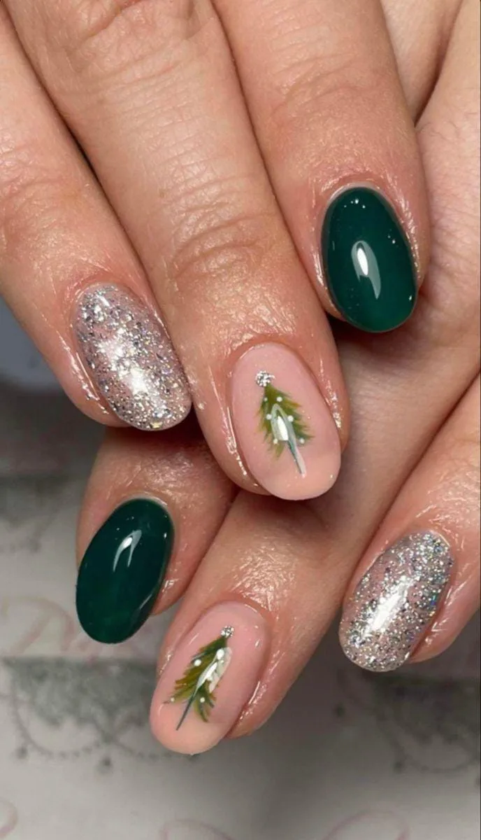 subtle christmas nails 025 f156cb4da6