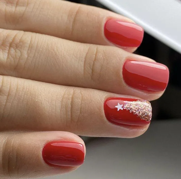 subtle christmas nails 026 0550735b8d