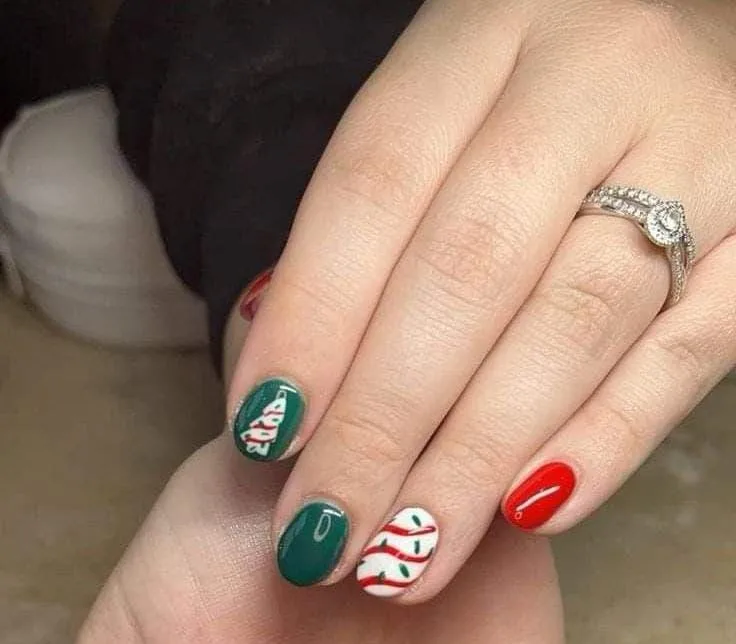 subtle christmas nails 033 7dcd885f26
