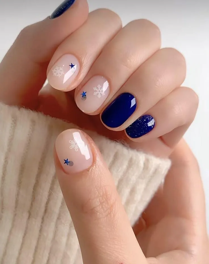 subtle christmas nails 036 c628af5cb6