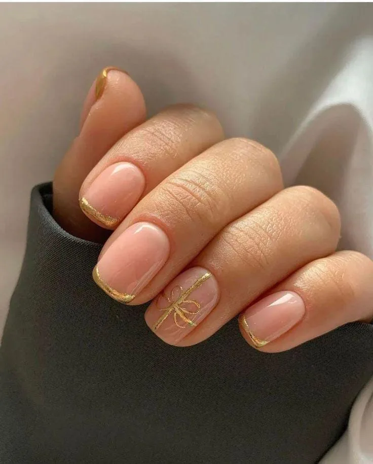 subtle christmas nails 038 5e9de7fd13