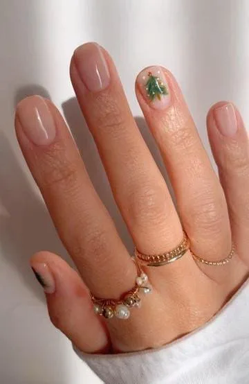 subtle christmas nails 043 593bc33f97