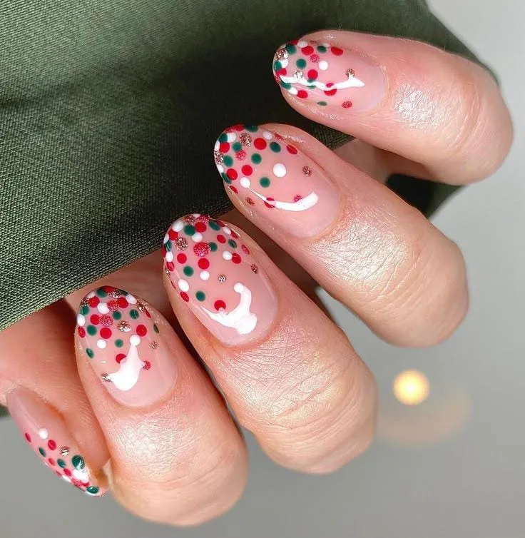 subtle christmas nails 053 f6e9ee24ac