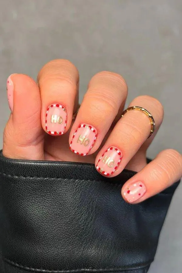 subtle christmas nails 056 f2c4cc23e1