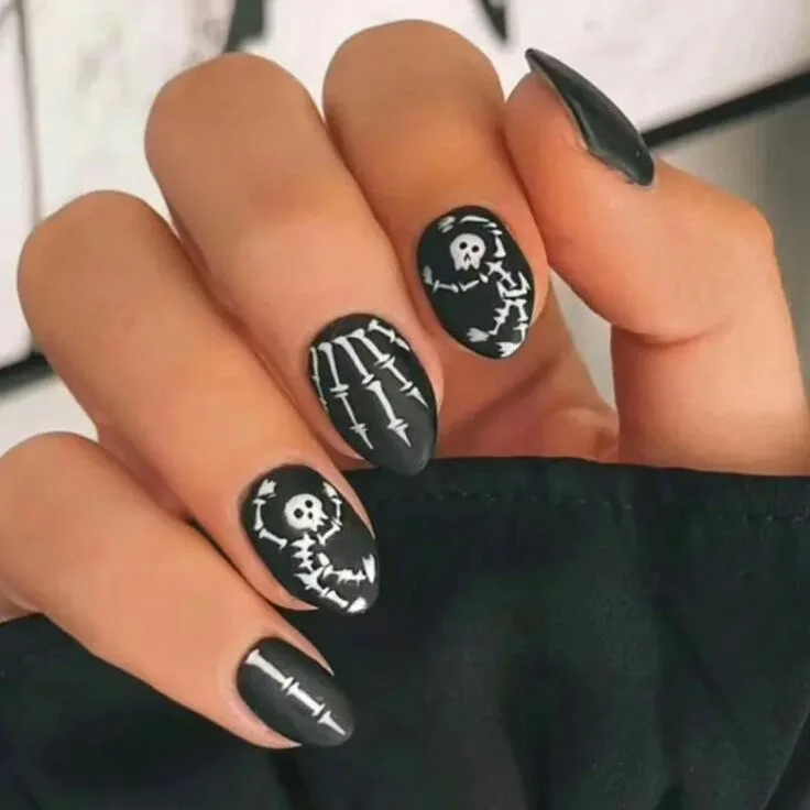 subtle halloween nails 005 4b375a3338