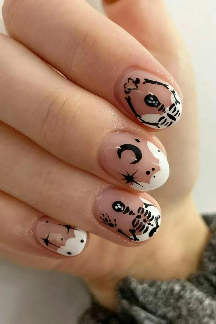 subtle halloween nails 008 c2a6b549c2