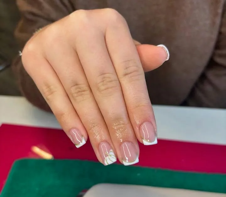 subtle halloween nails 009 d14fc63388