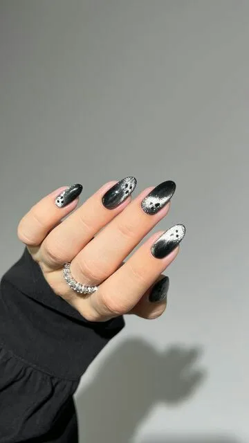 subtle halloween nails 019 b43a9682c7