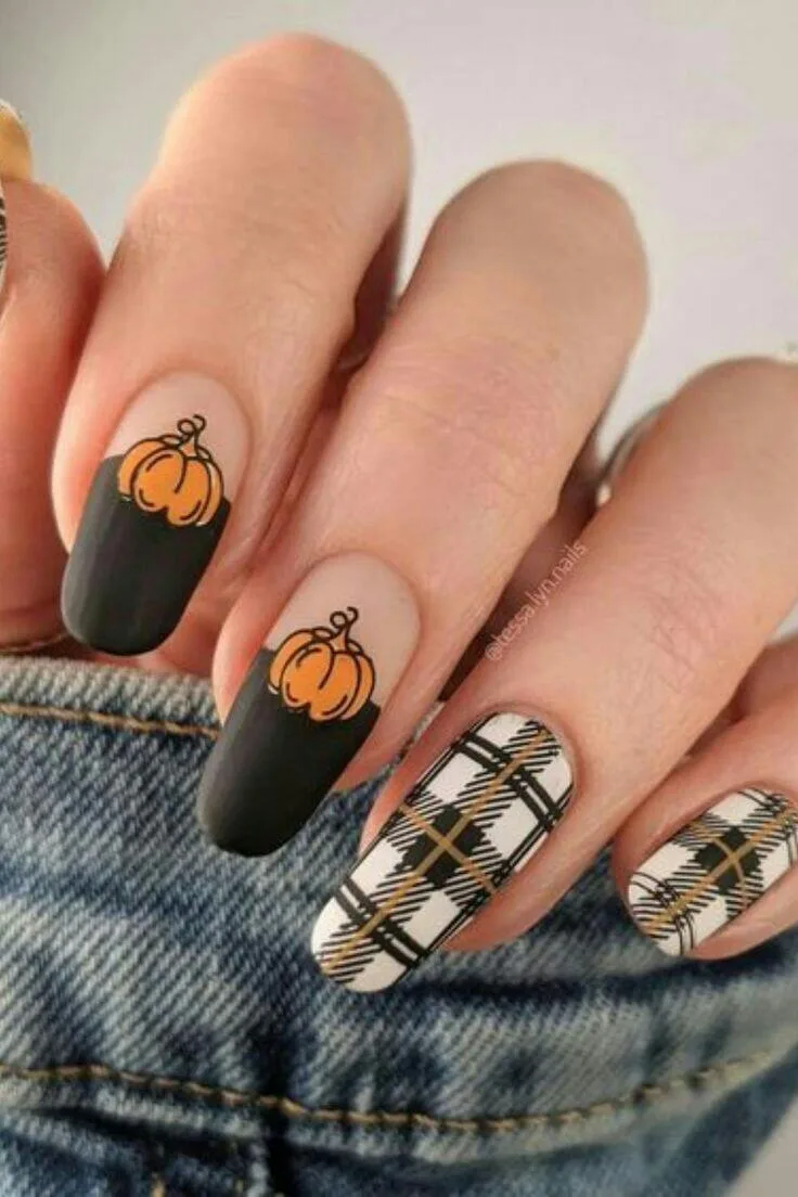 subtle halloween nails 023 20d087bc78