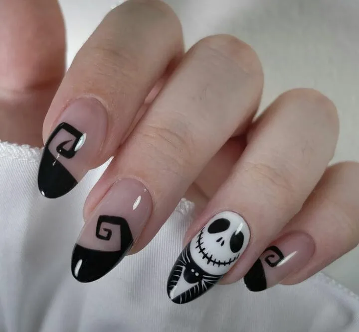 subtle halloween nails 049 67a5515ca5