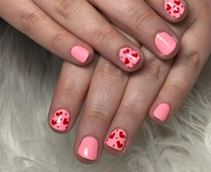 subtle valentines nails 004 e8ee380785