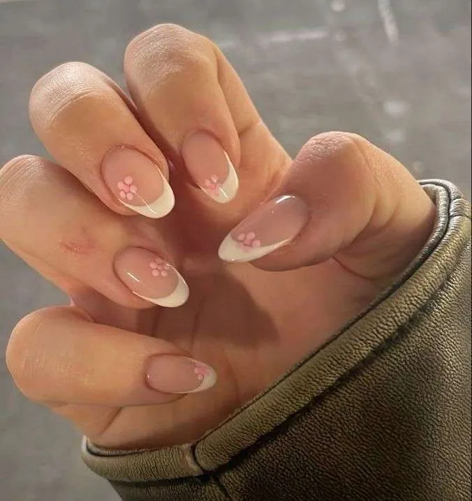 white french tip nails with flowers 008 3229d097f5