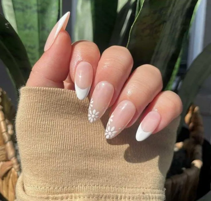 white french tip nails with flowers 011 6b6e395405