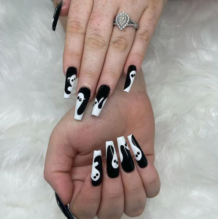 white halloween nails 017 d43e8d38ac