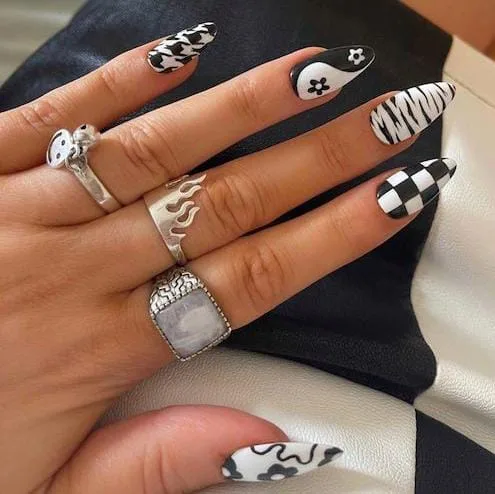 white halloween nails 025 8b42f928e2